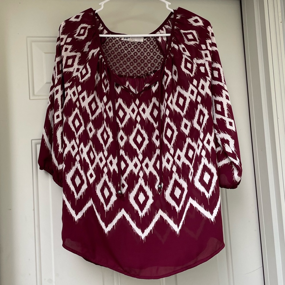 Jolt Patterned and Lace-Like Back Cut Out Blouse